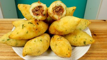 Bolinho de Aipim com Carne Seca